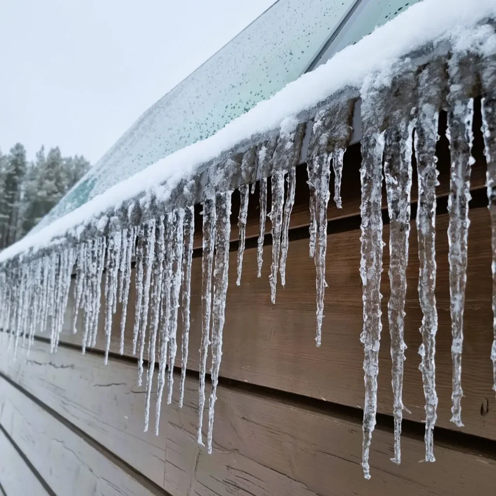 lapland overnachten in een glazen iglo