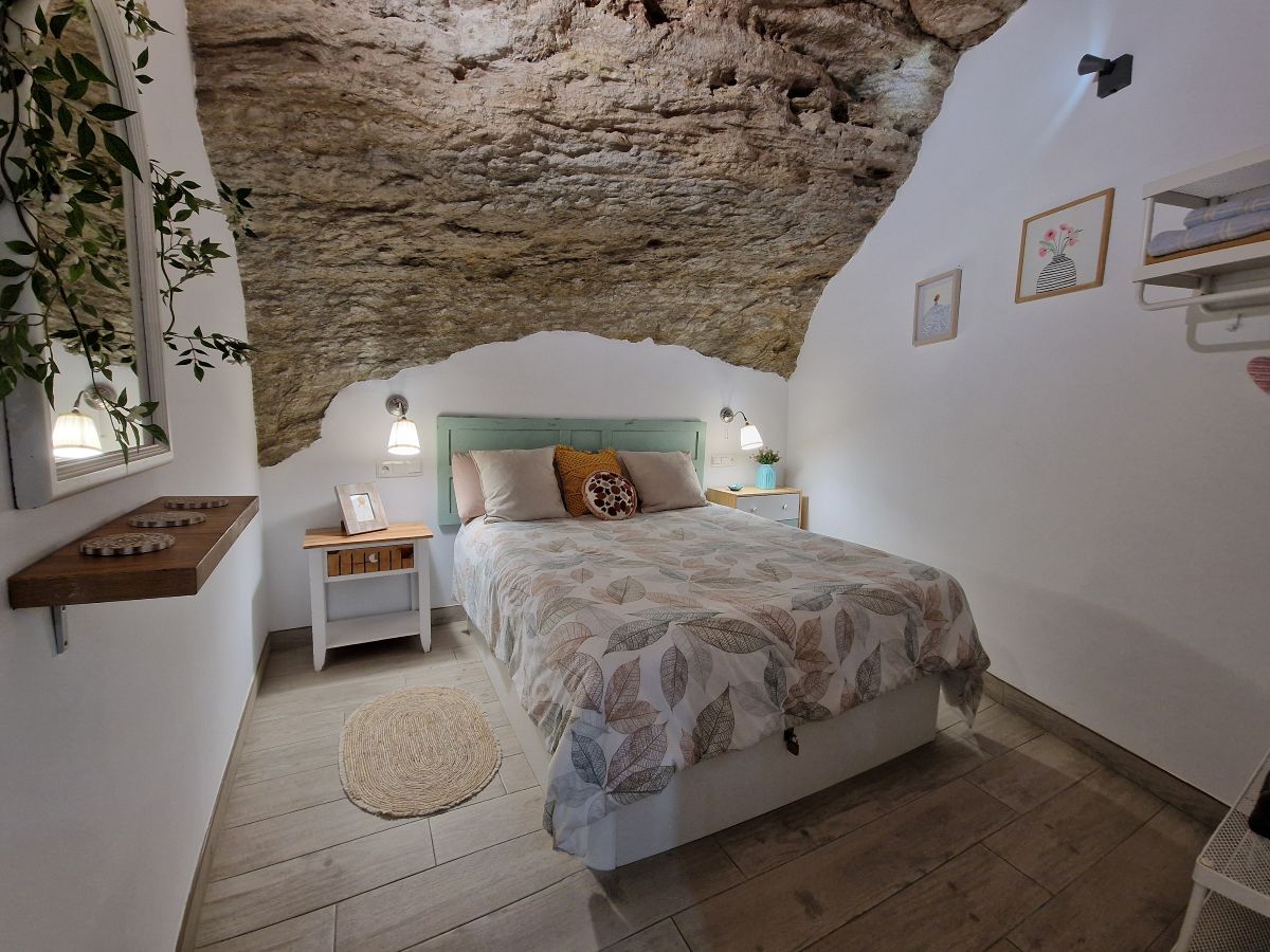 Uniek overnachten in Setenil de las Bodegas: slapen in een rotswoning